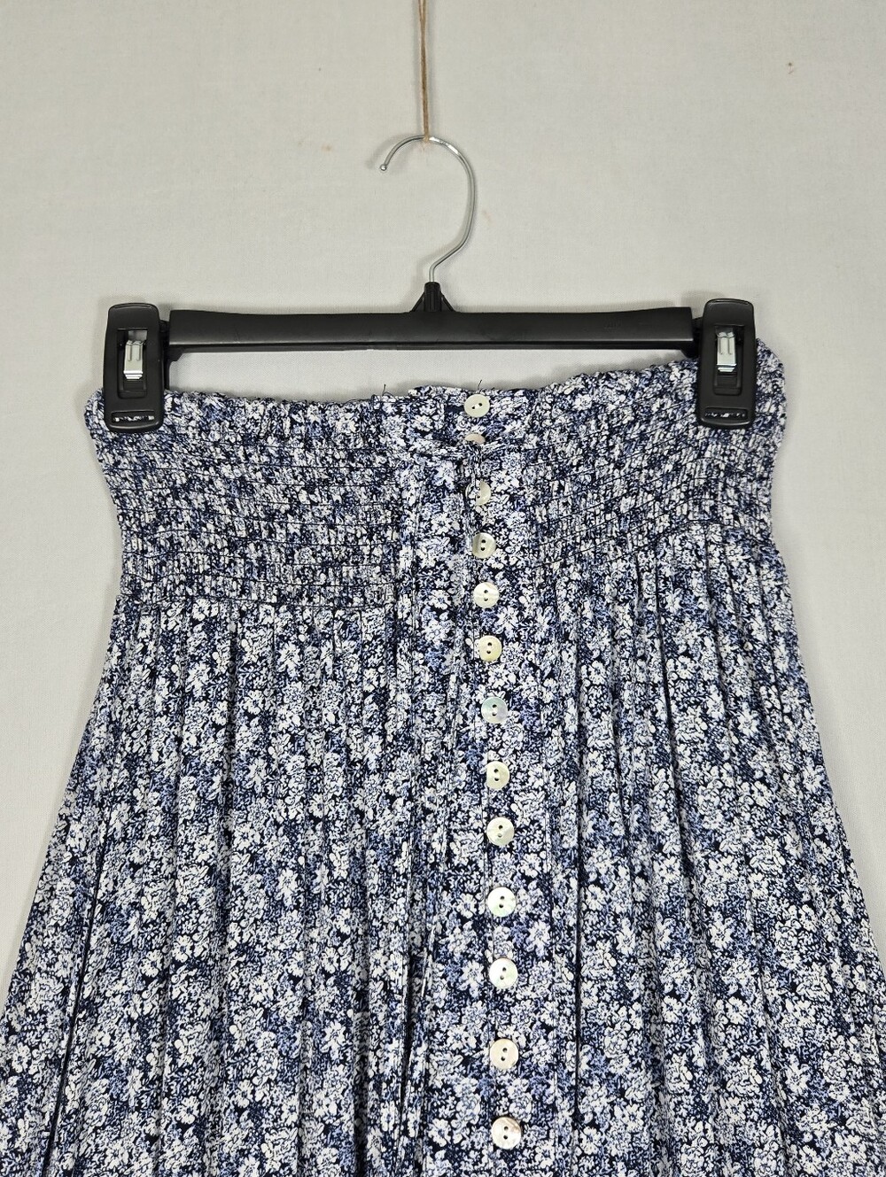 Rachel Zoe Blue White Floral Maxi Skirt Smocked Waist Hi Low Hem Size XS - Picture 4 of 15